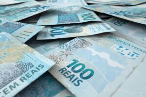 Cédulas de cem reias